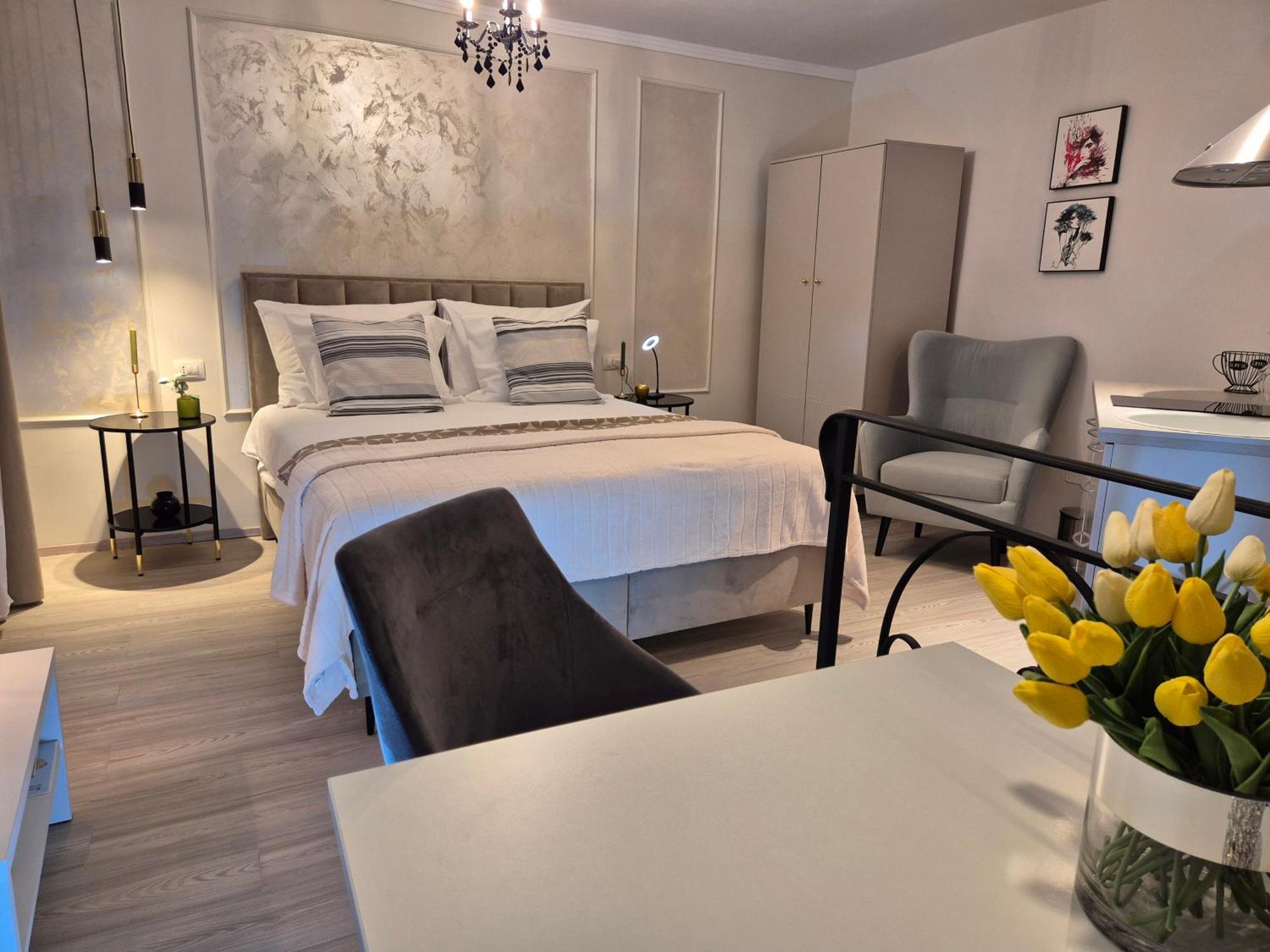 Studio Apartment Lily Rovinj Exteriör bild