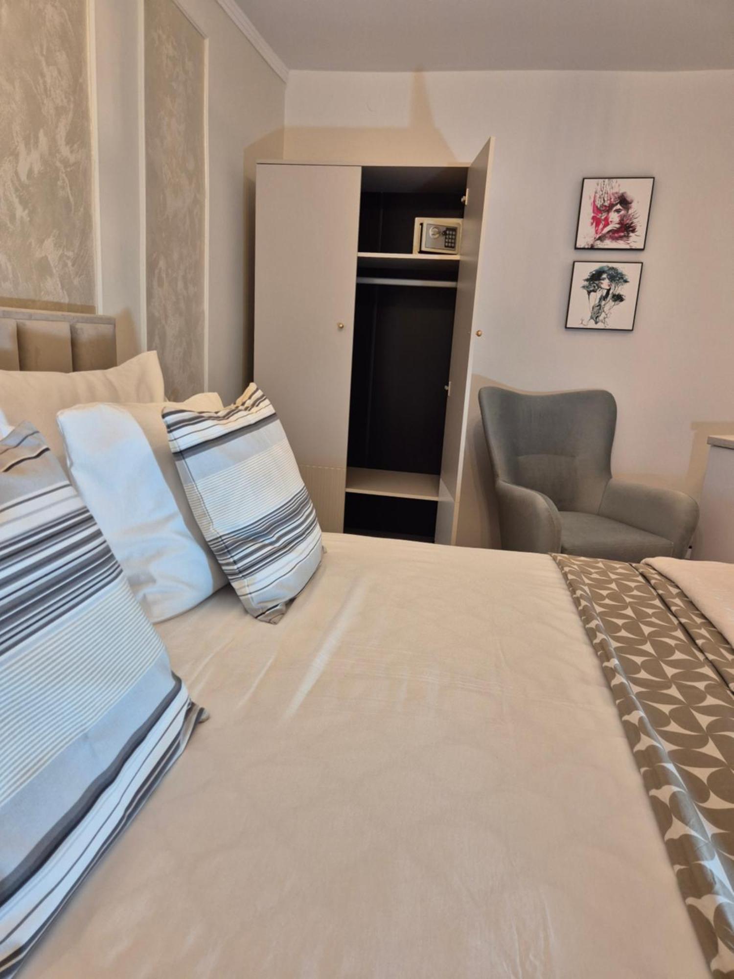 Studio Apartment Lily Rovinj Exteriör bild